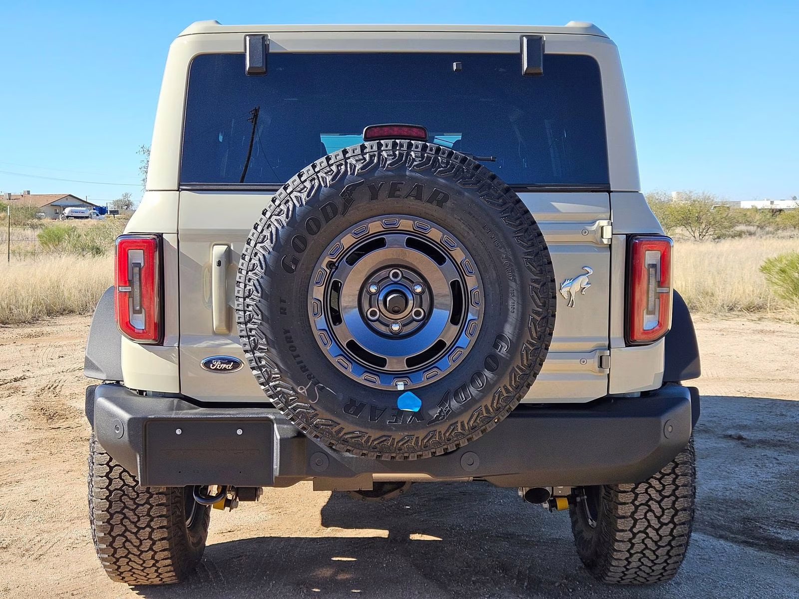 2025 Desert Sand Ford Bronco Outer Banks 4X4 SUV