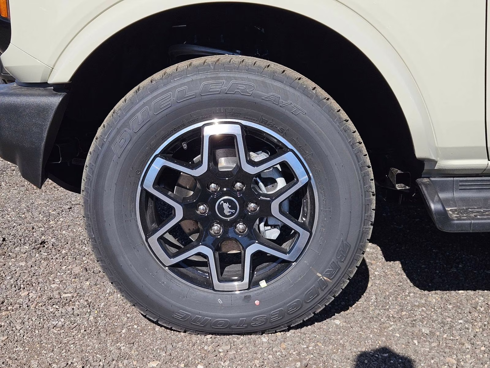 2025 Desert Sand Ford Bronco Outer Banks 4X4 SUV