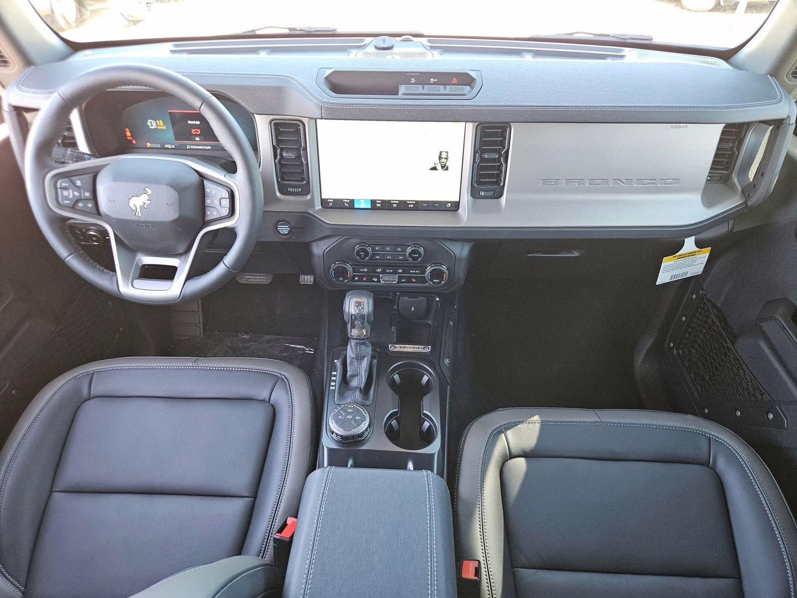 2025 Desert Sand Ford Bronco Outer Banks 4X4 SUV