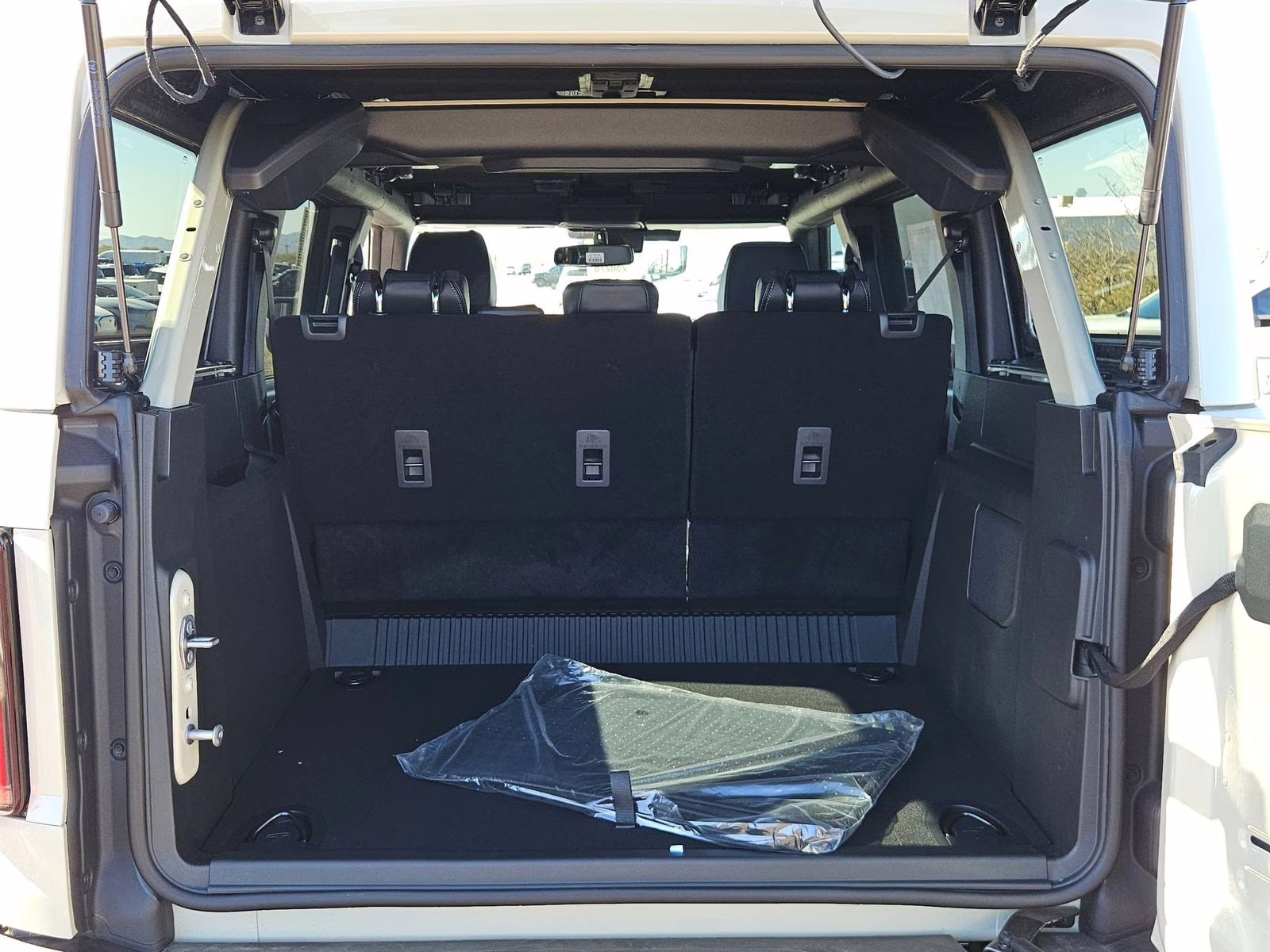 2025 Desert Sand Ford Bronco Outer Banks 4X4 SUV