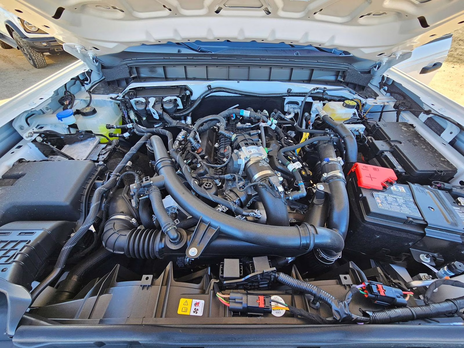 2025 Oxford White Ford Bronco Badlands 4X4 SUV