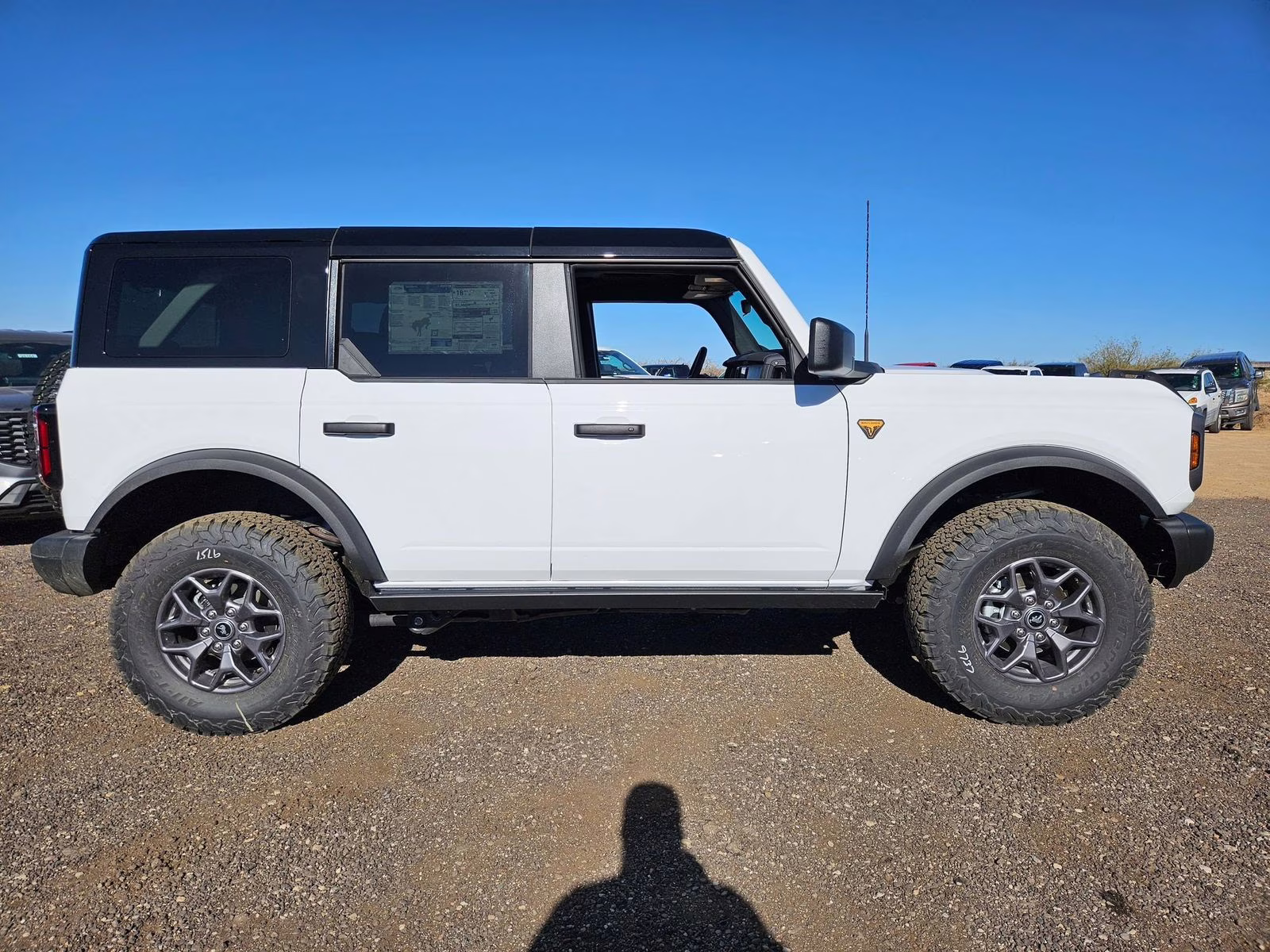 2025 Oxford White Ford Bronco Badlands 4X4 SUV