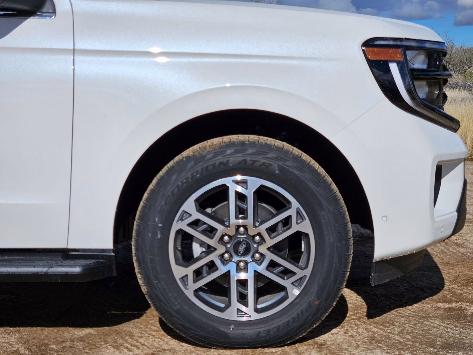 2025 White Metallic Ford Expedition Max Active 4X4 SUV