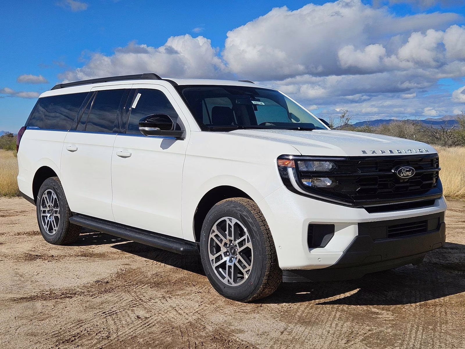 2025 White Metallic Ford Expedition Max Active 4X4 SUV