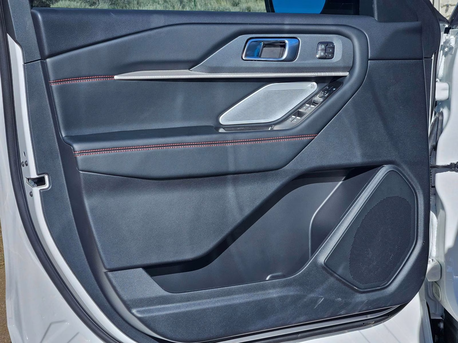 2026 White Metallic Ford Explorer ST 4X4 SUV