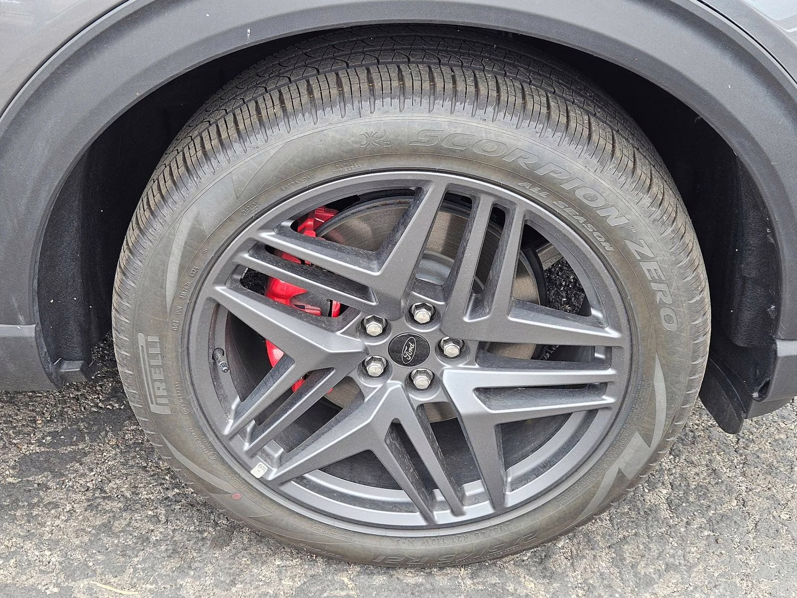 2025 Ford Explorer ST - Photo 10