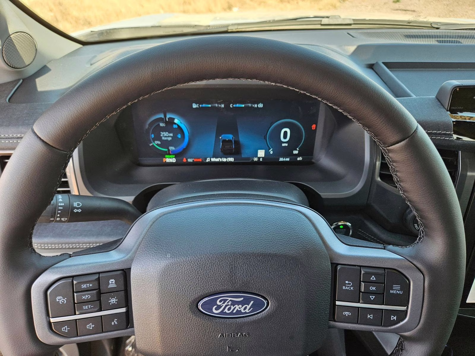 2025 White Metallic Ford F-150 Lightning Flash AWD Truck