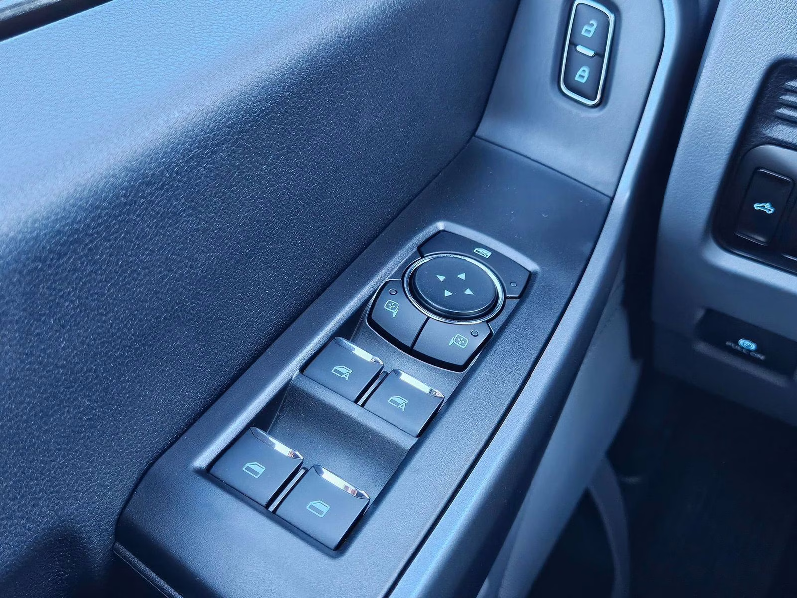 2026 Oxford White Ford Super Duty F-250 SRW XL 4X4 Truck