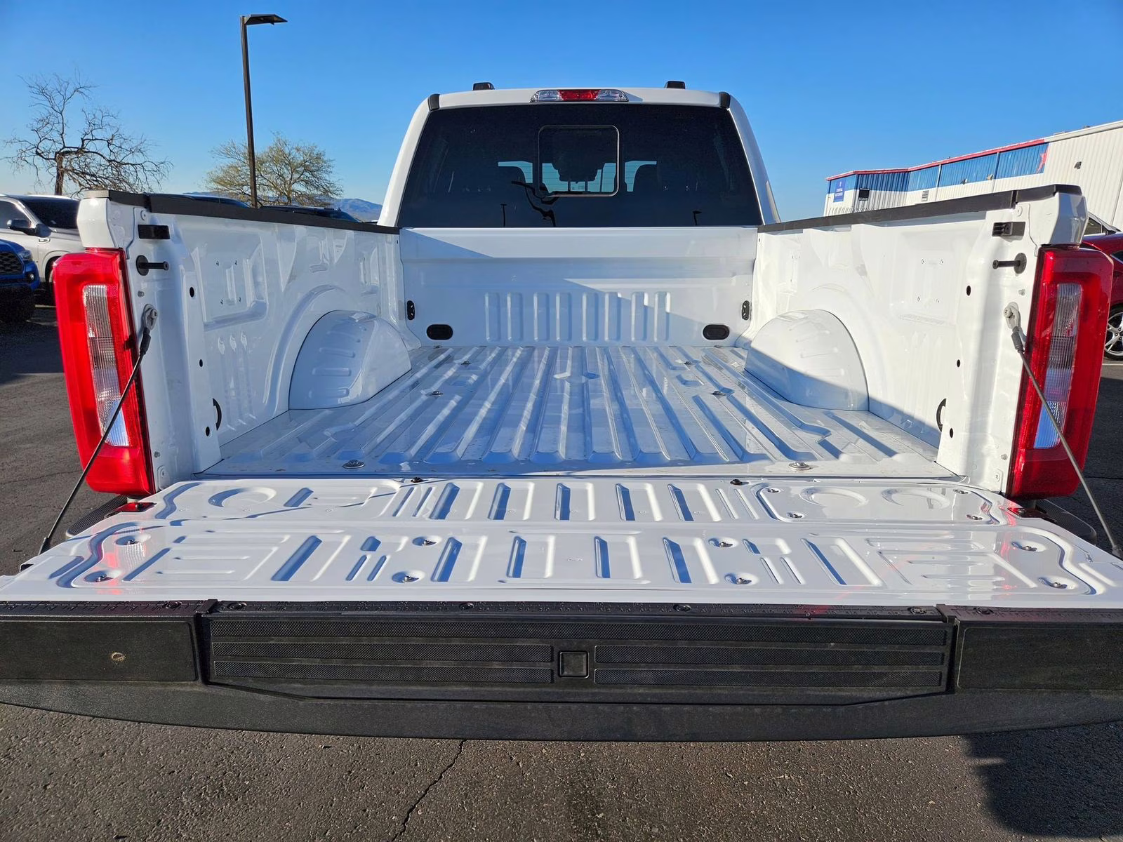 2026 Oxford White Ford Super Duty F-250 SRW XL 4X4 Truck