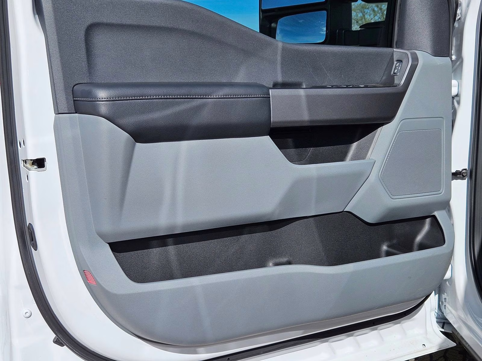 2026 Oxford White Ford Super Duty F-250 SRW XL 4X4 Truck