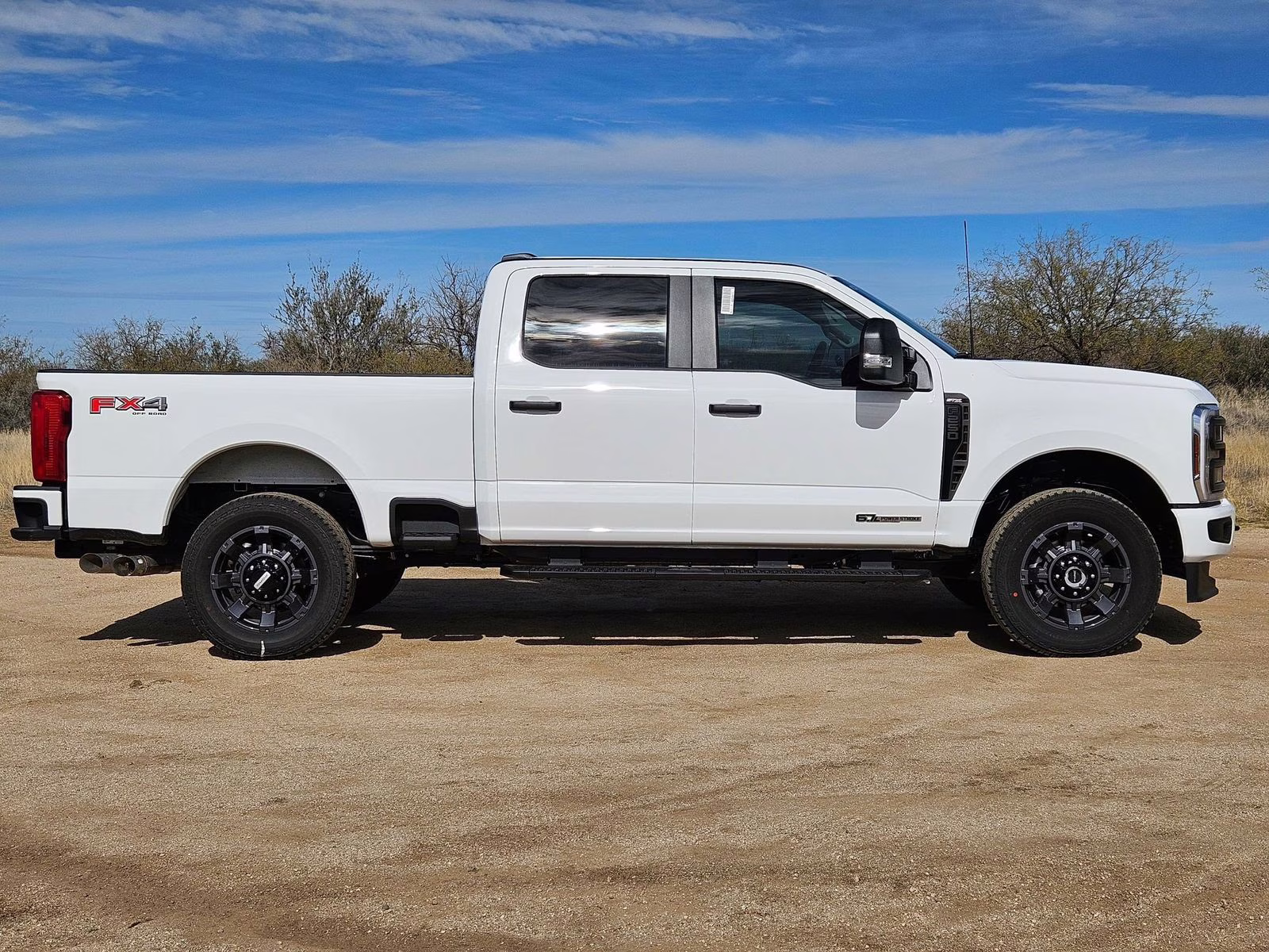 2026 Oxford White Ford Super Duty F-250 SRW XL 4X4 Truck