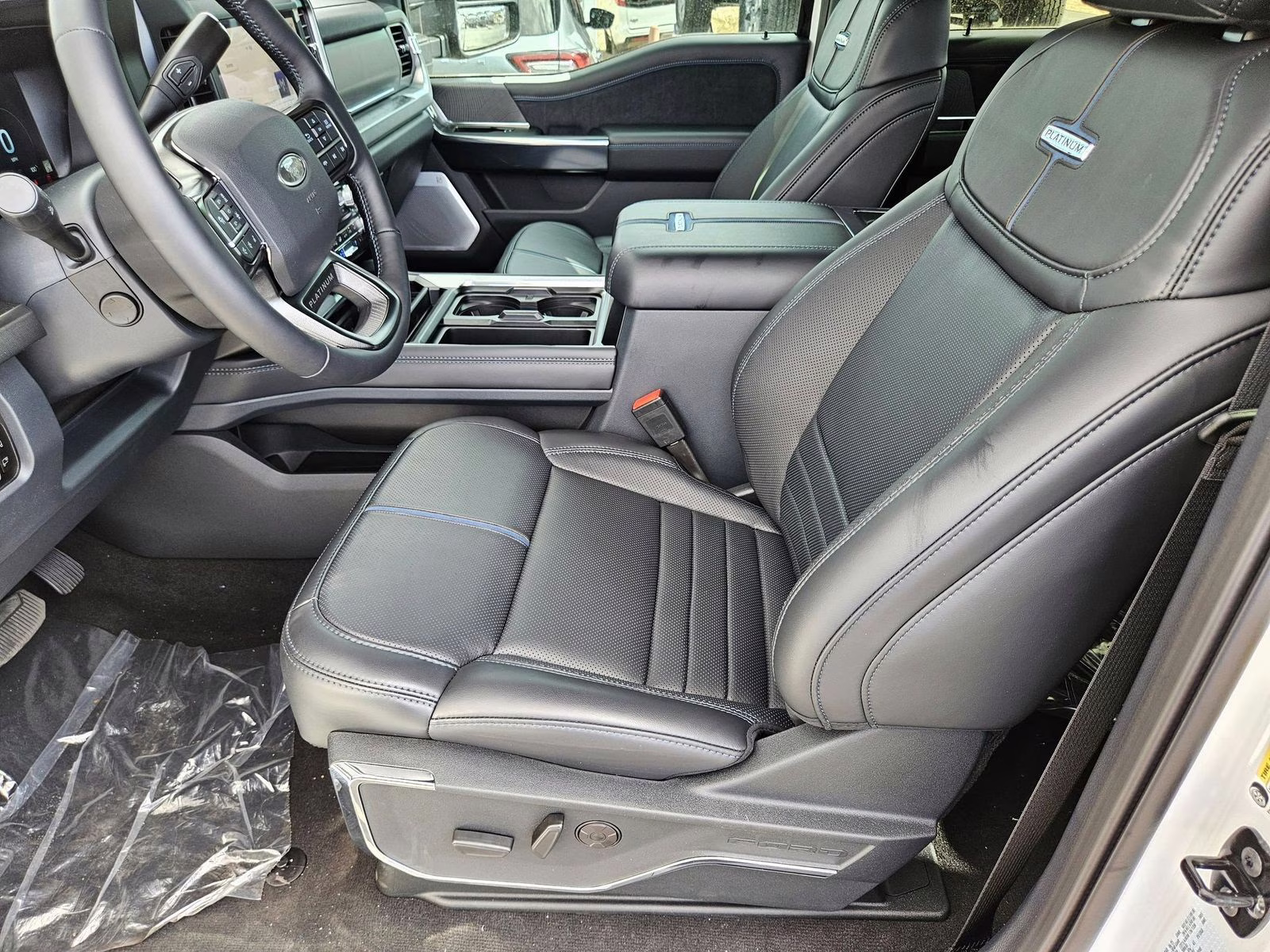 2025 White Metallic Ford Super Duty F-250 SRW Platinum 4X4 Truck