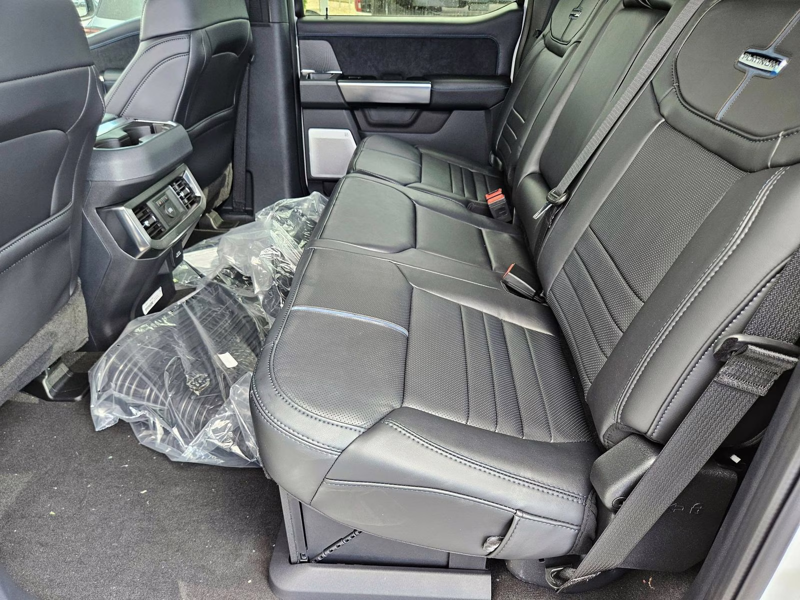 2025 White Metallic Ford Super Duty F-250 SRW Platinum 4X4 Truck