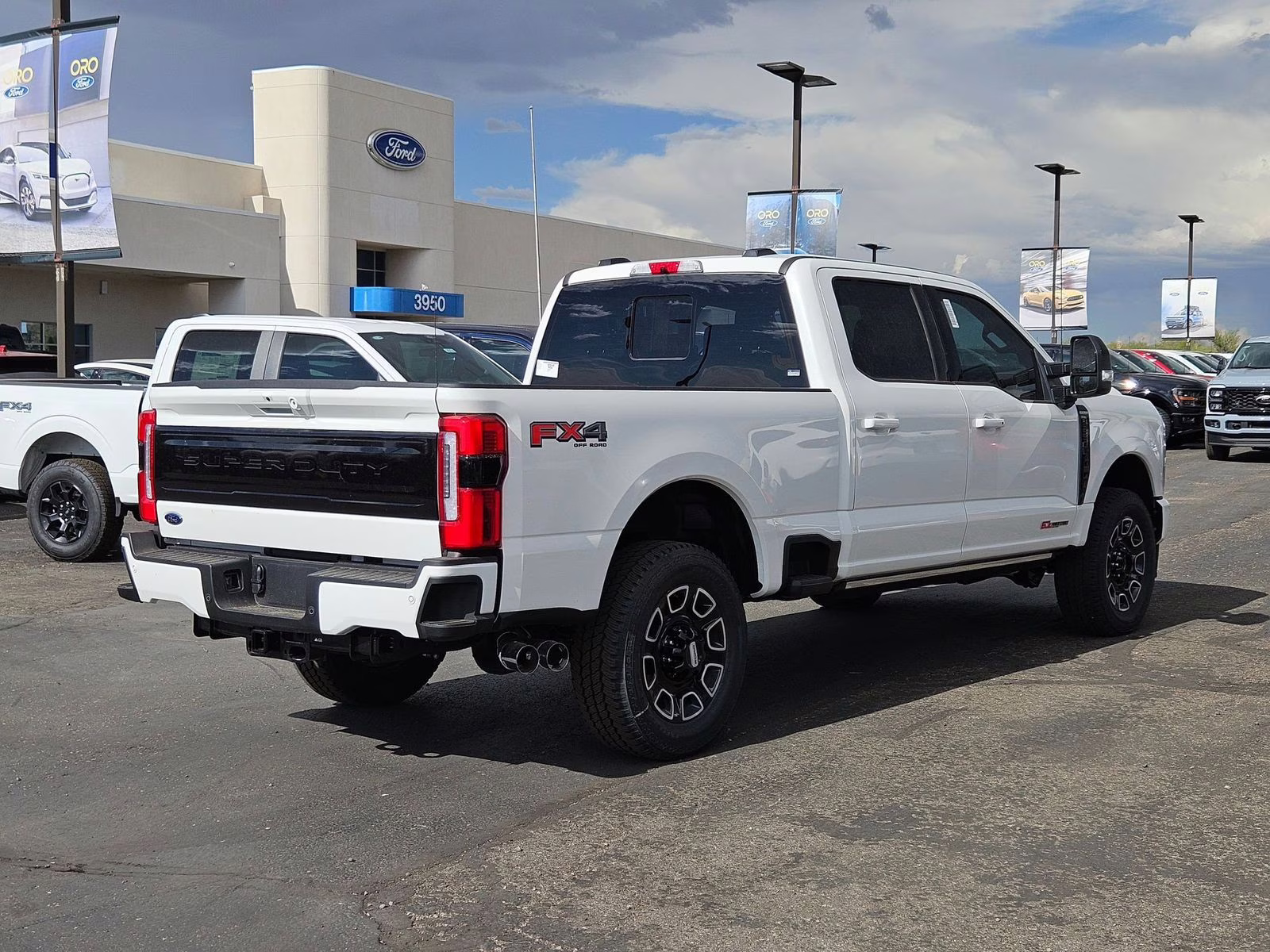 2025 White Metallic Ford Super Duty F-250 SRW Platinum 4X4 Truck