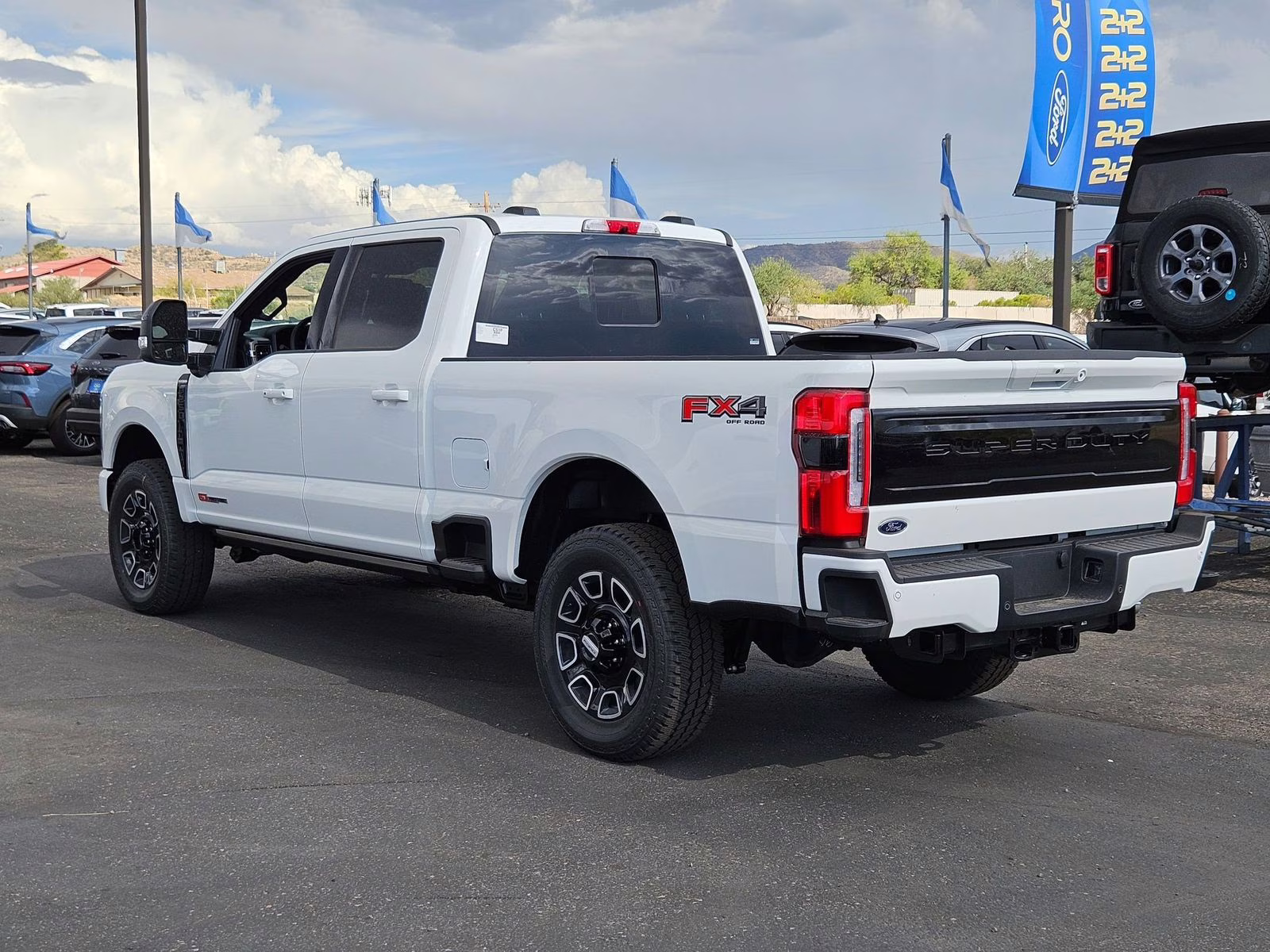 2025 White Metallic Ford Super Duty F-250 SRW Platinum 4X4 Truck