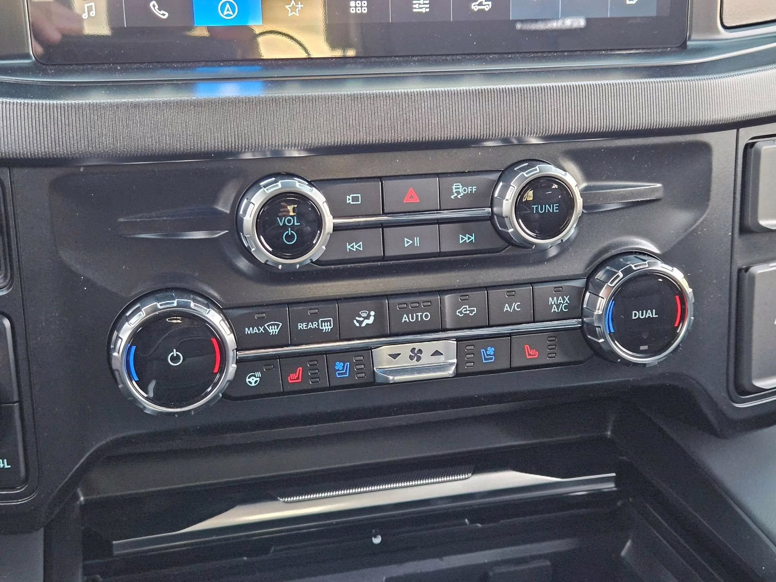 2026 White Metallic Ford Super Duty F-250 SRW Platinum 4X4 Truck