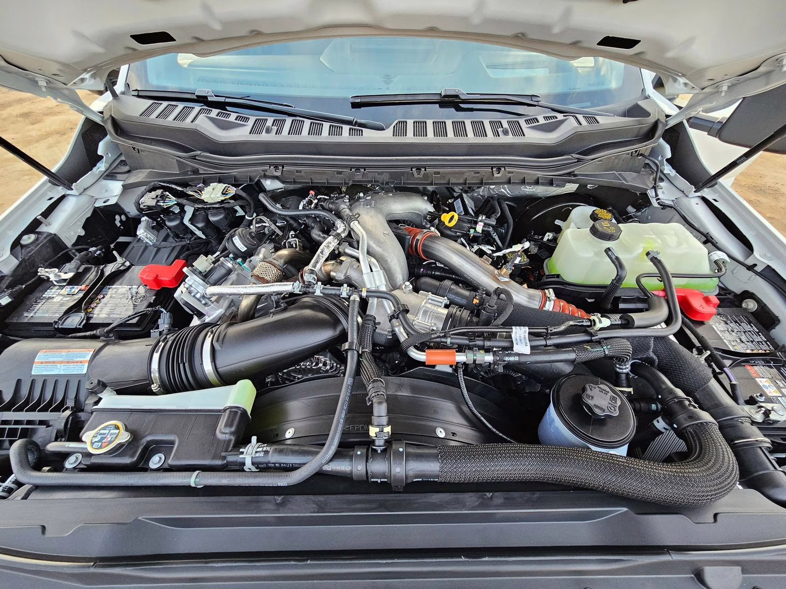 2026 White Metallic Ford Super Duty F-250 SRW Platinum 4X4 Truck