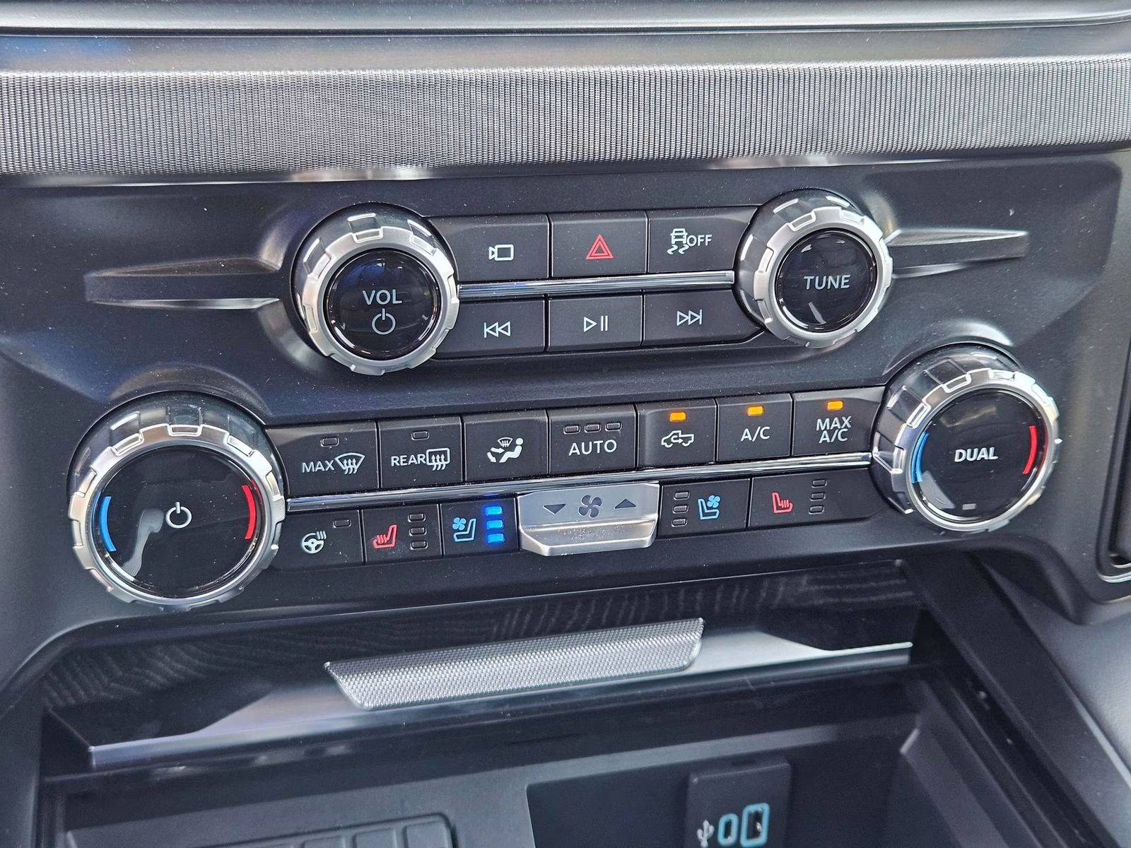 2025 White Metallic Ford Super Duty F-250 SRW Platinum 4X4 Truck