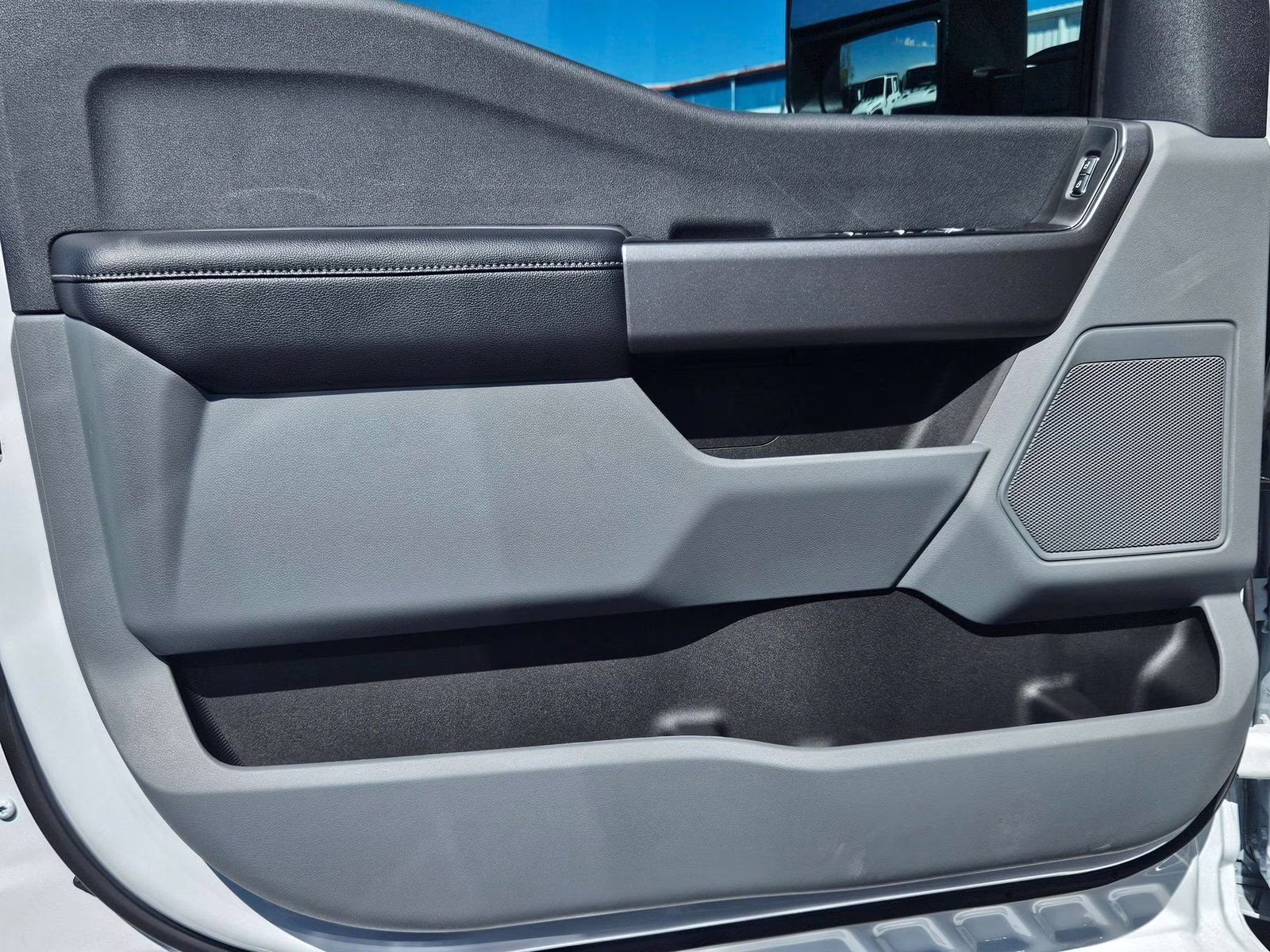 2026 Oxford White Ford Super Duty F-350 SRW XL 4X4 Truck