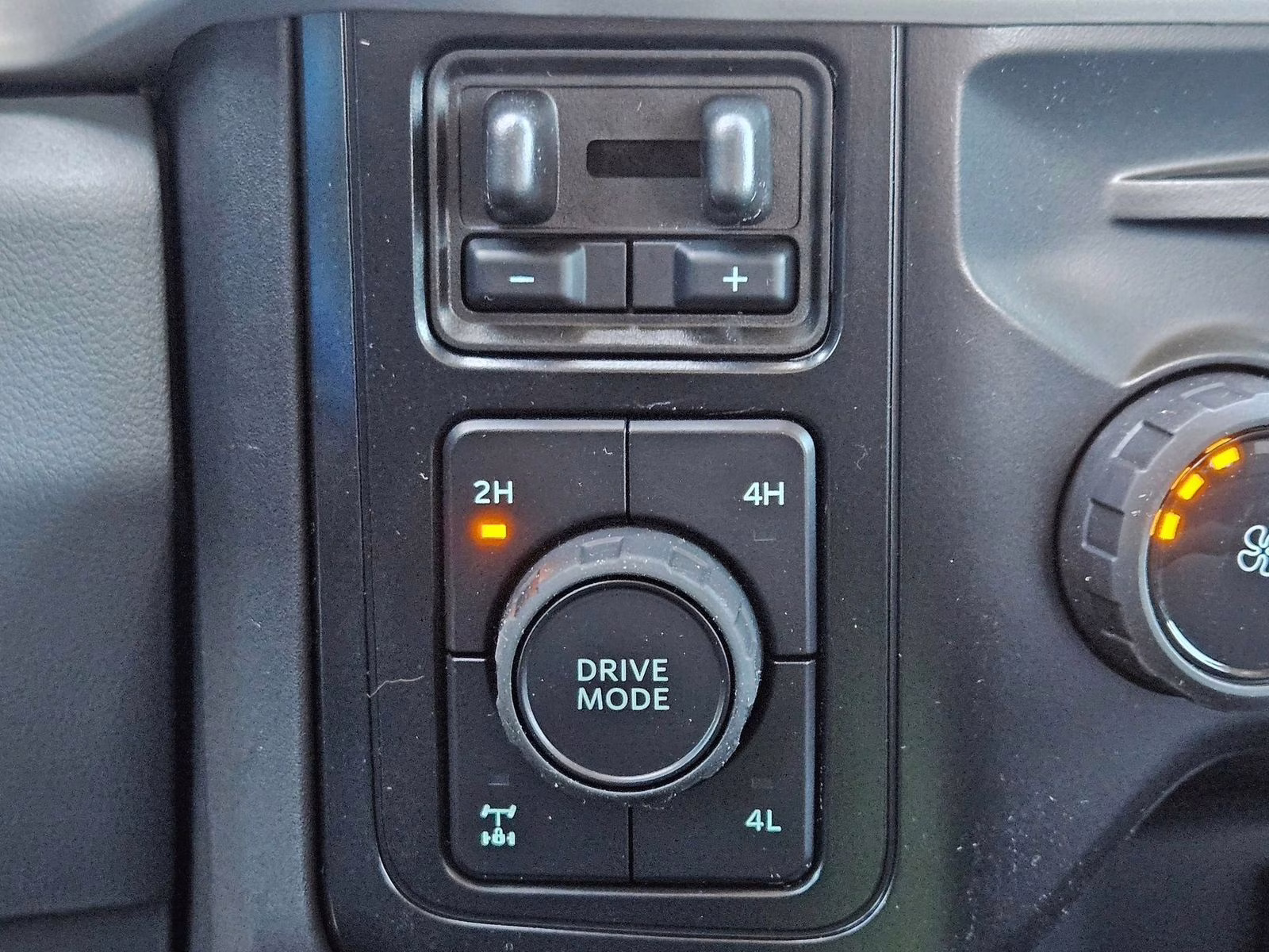 2026 Oxford White Ford Super Duty F-350 SRW XL 4X4 Truck