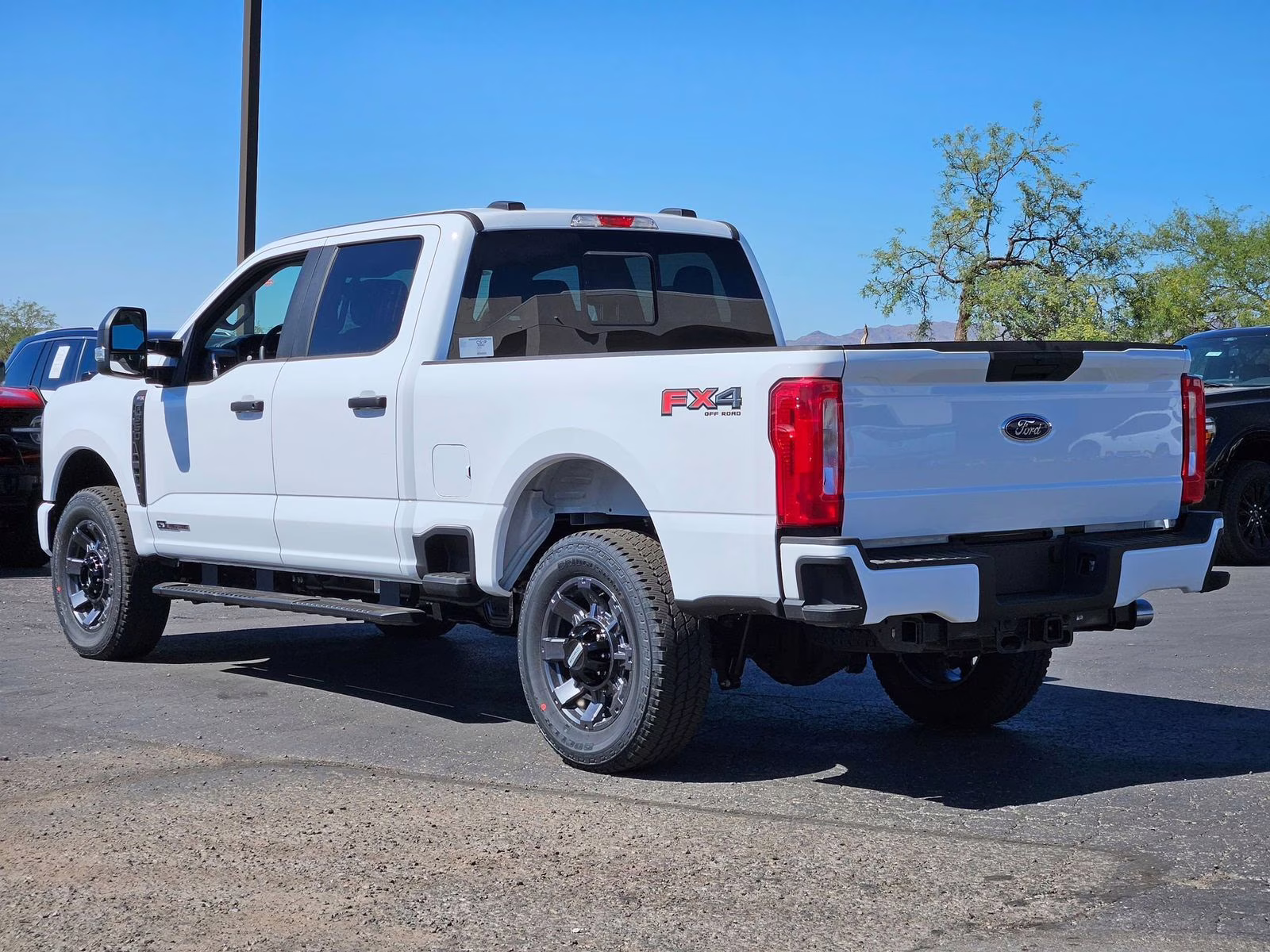 2026 Oxford White Ford Super Duty F-350 SRW XL 4X4 Truck