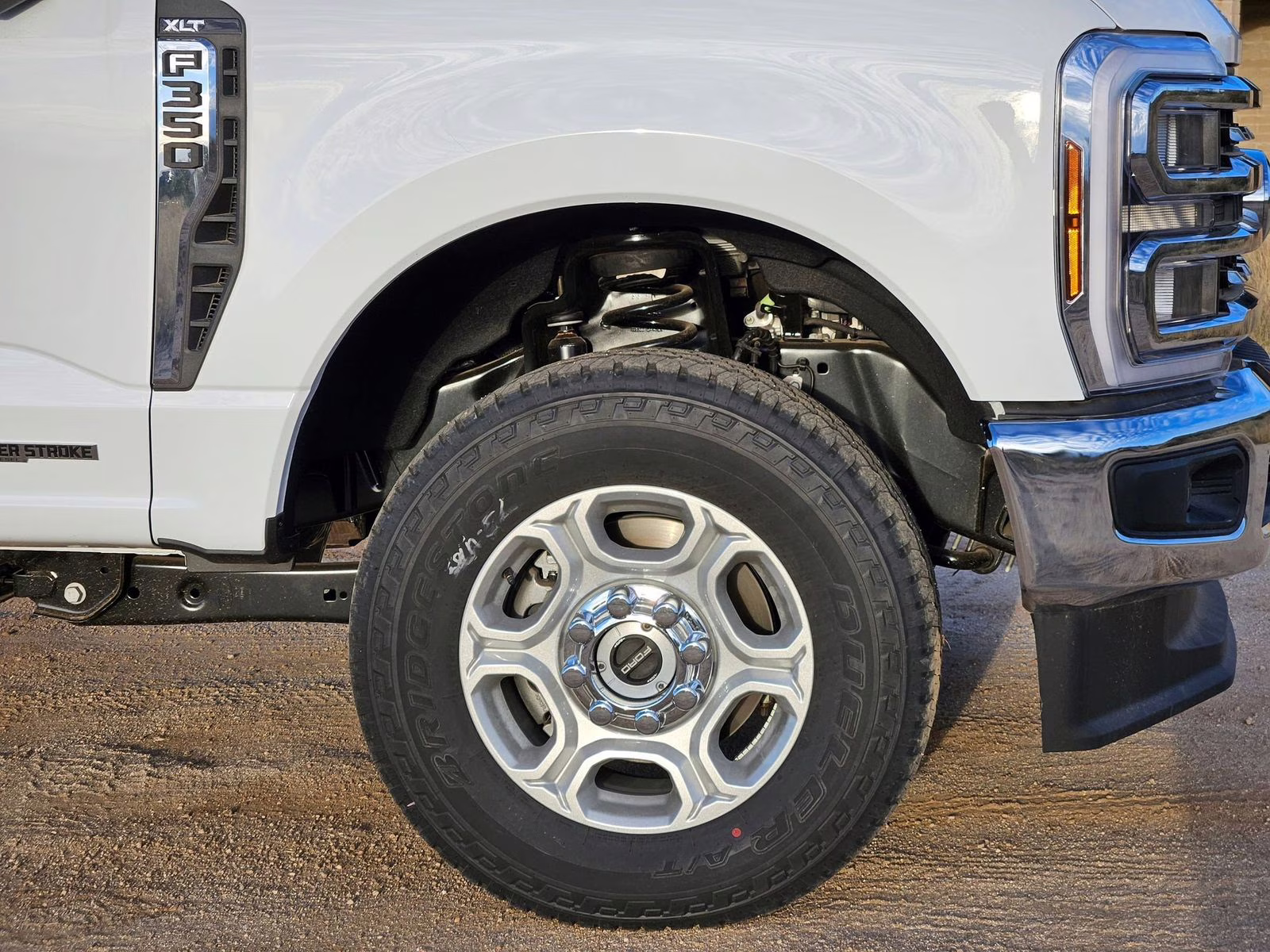 2026 Oxford White Ford Super Duty F-350 SRW XLT 4X4 Truck