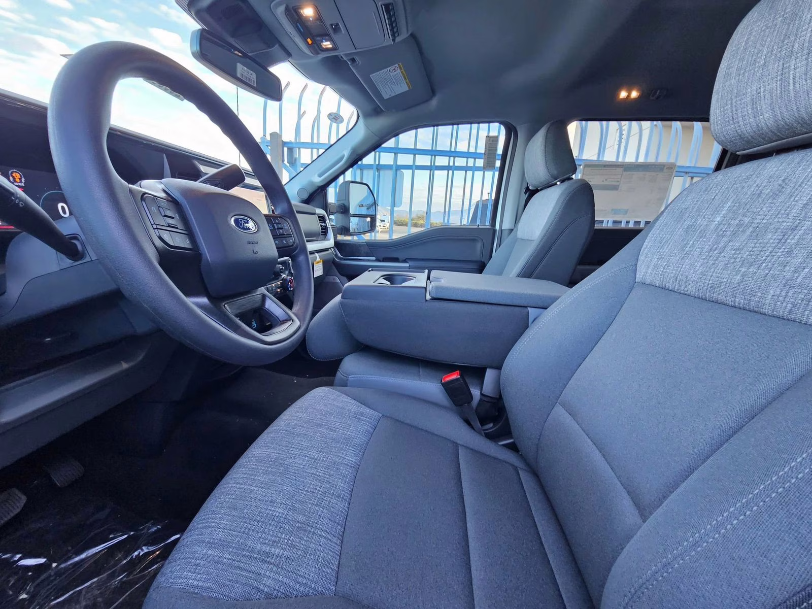 2026 Oxford White Ford Super Duty F-350 SRW XLT 4X4 Truck