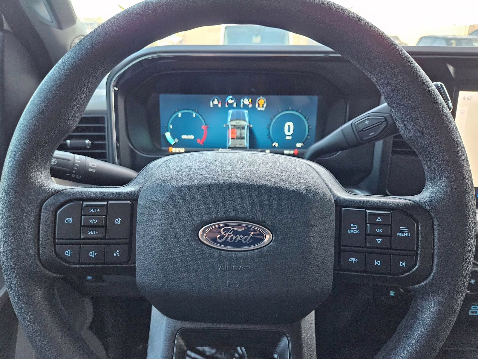 2026 Oxford White Ford Super Duty F-350 SRW XLT 4X4 Truck