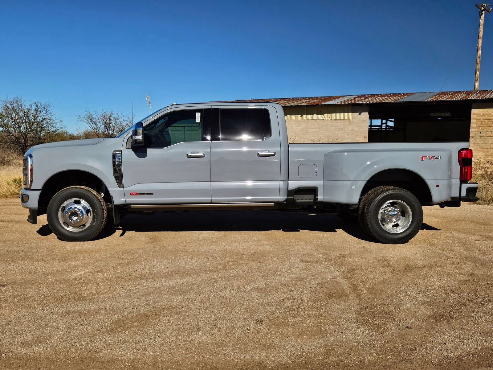 2026 Gray Metallic Ford Super Duty F-350 DRW Platinum 4X4 Truck