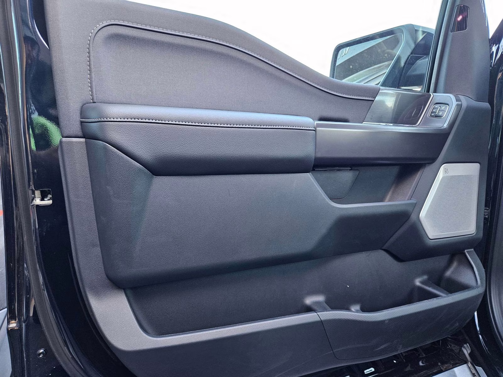 2025 Blue Metallic Ford F-150 Lariat 4X4 Truck