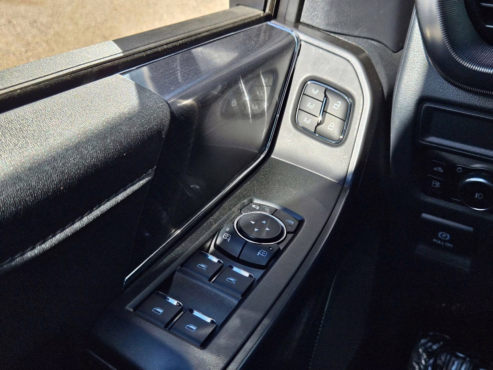 2025 Blue Metallic Ford F-150 Lariat 4X4 Truck