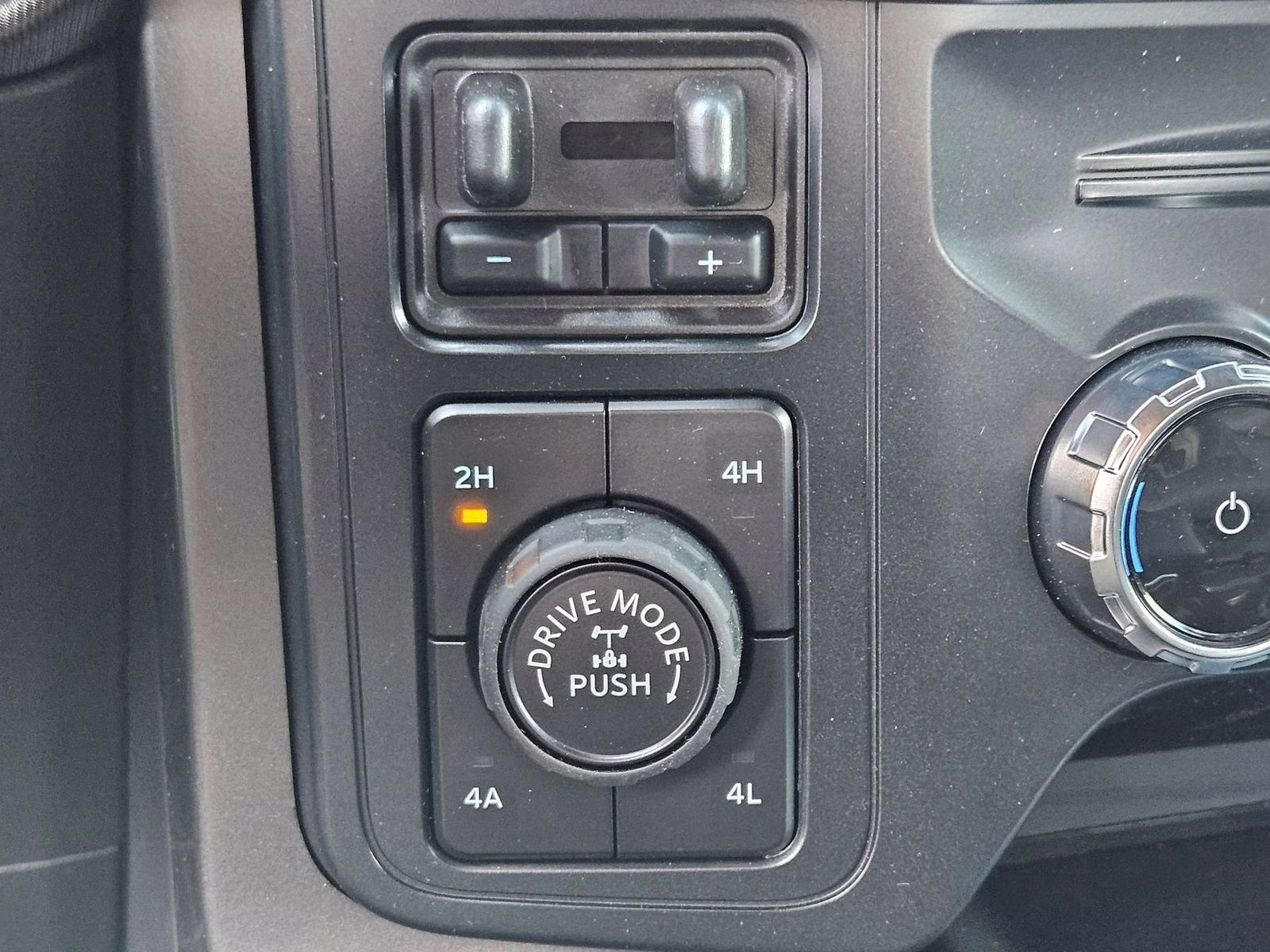 2025 Blue Metallic Ford F-150 Lariat 4X4 Truck