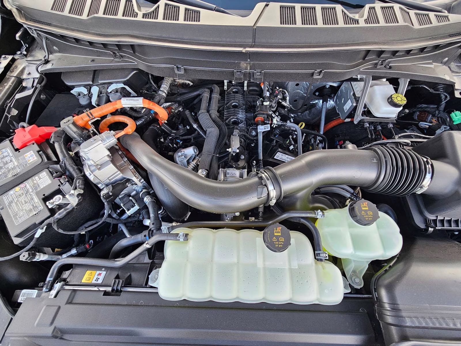 2025 Ford F-150 Platinum - Photo 22