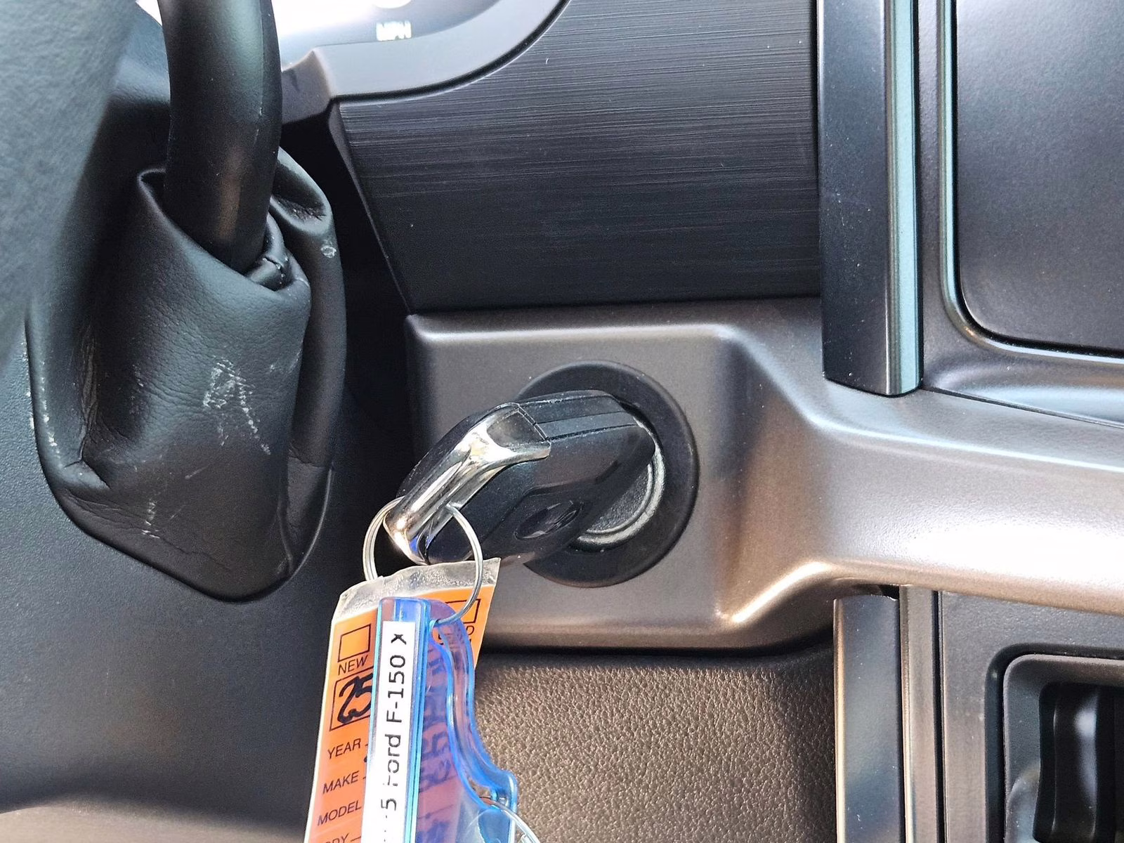 2025 Oxford White Ford F-150 XL RWD Truck