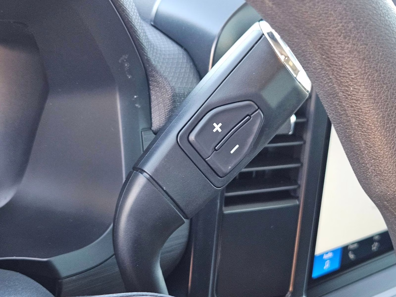 2025 Oxford White Ford F-150 XL RWD Truck