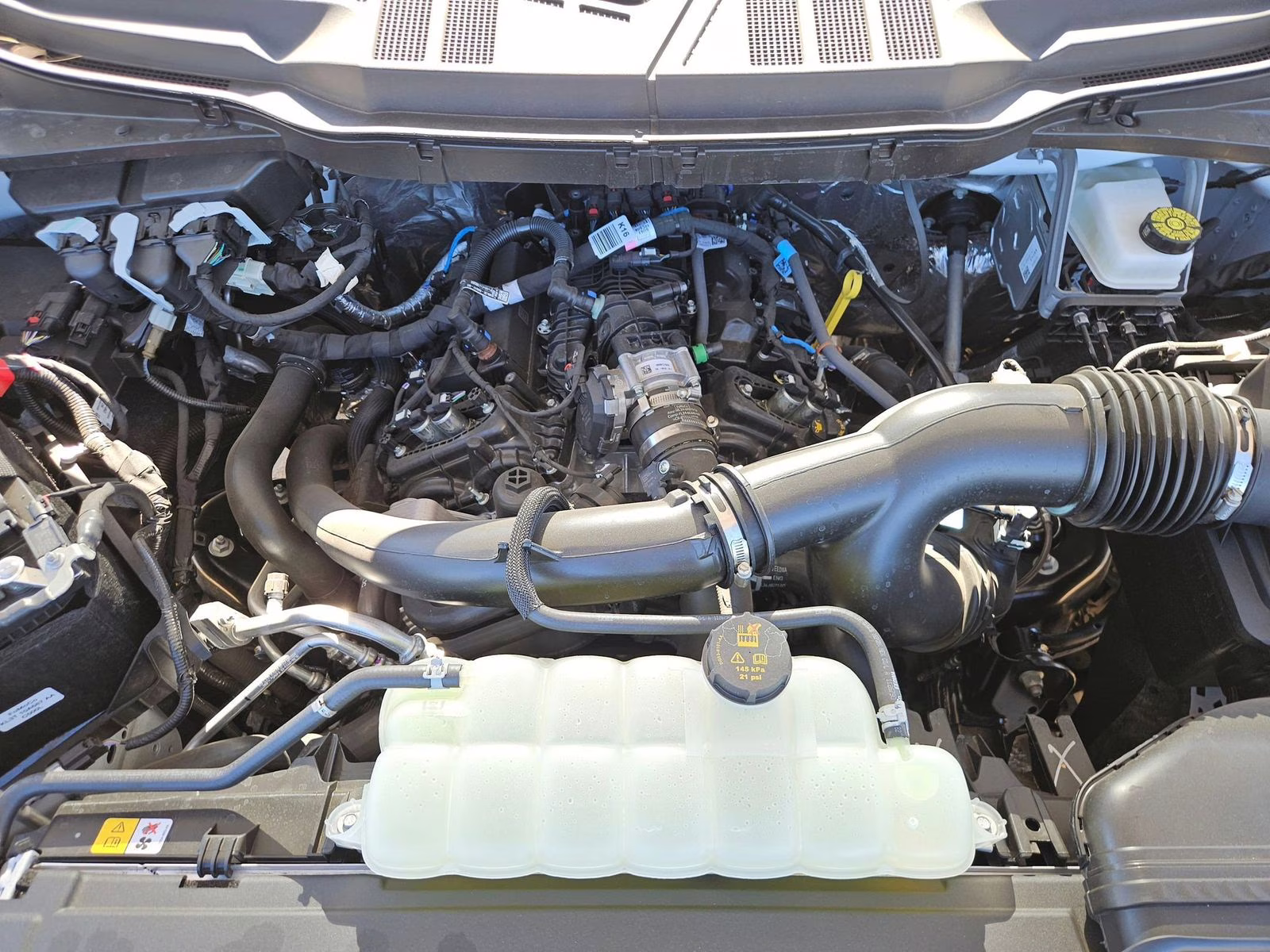 2025 Oxford White Ford F-150 XL RWD Truck
