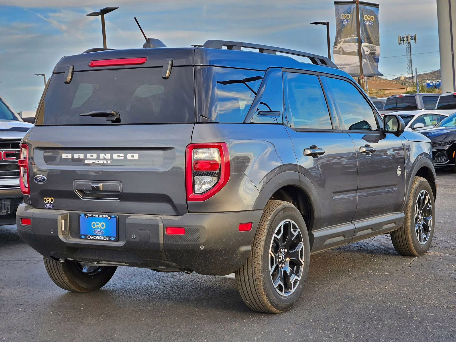 2025 Gray Metallic Ford Bronco Sport Outer Banks 4X4 SUV