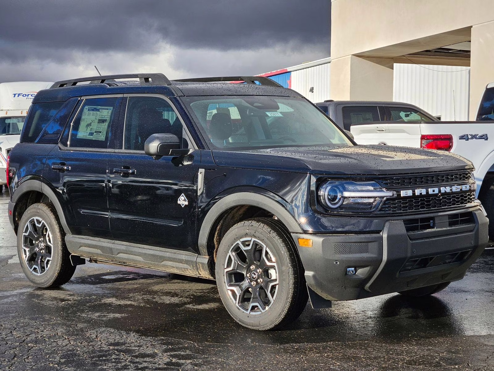 2025 Shadow Black Ford Bronco Sport Outer Banks 4X4 SUV