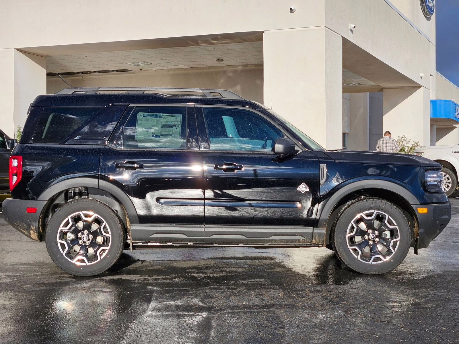 2025 Shadow Black Ford Bronco Sport Outer Banks 4X4 SUV
