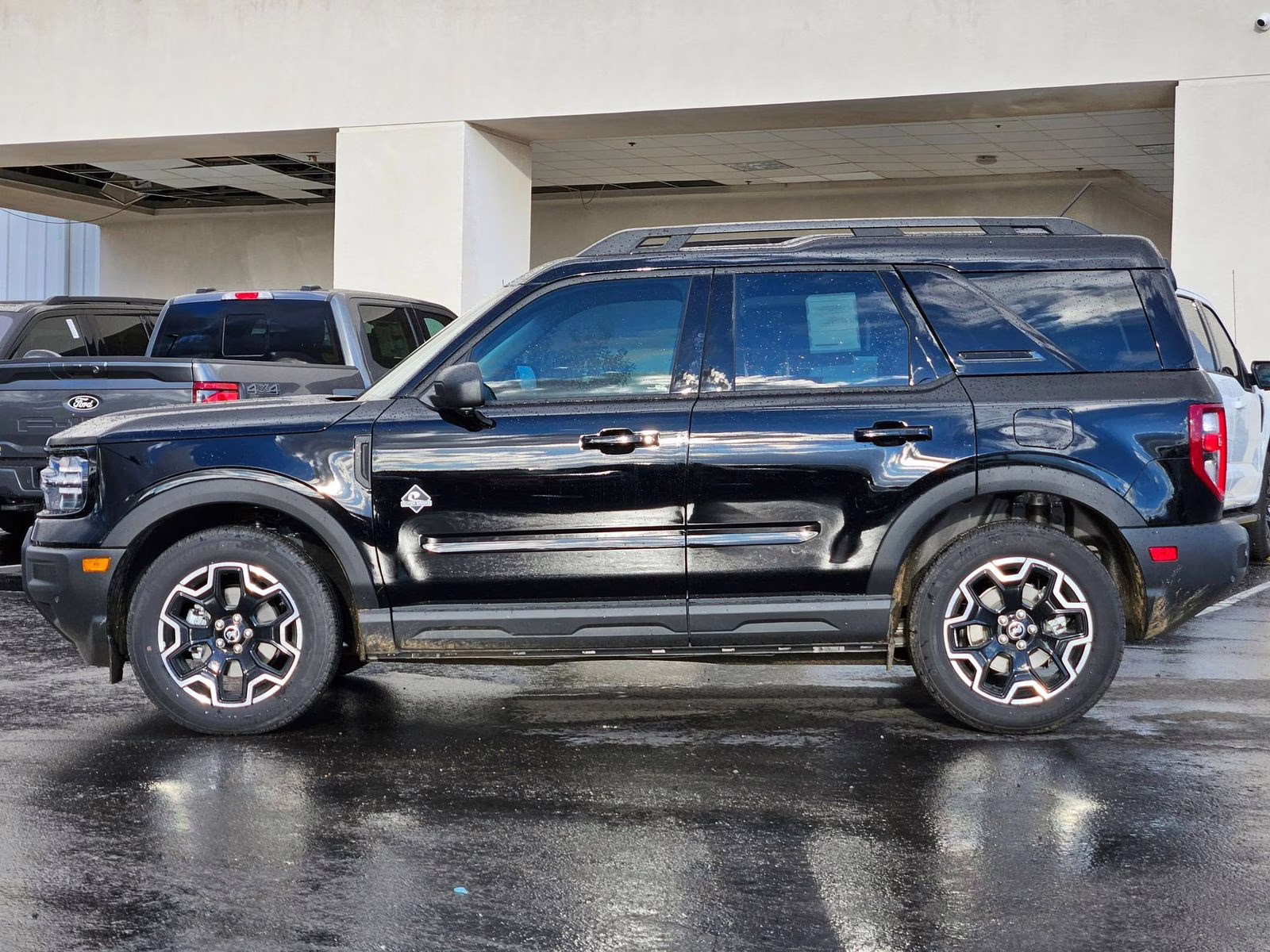 2025 Shadow Black Ford Bronco Sport Outer Banks 4X4 SUV
