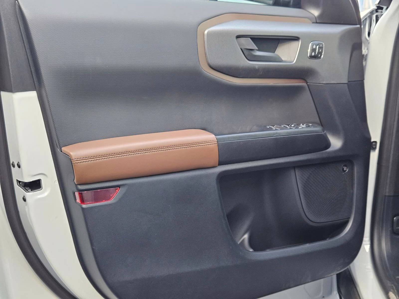 2025 Oxford White Ford Bronco Sport Outer Banks 4X4 SUV