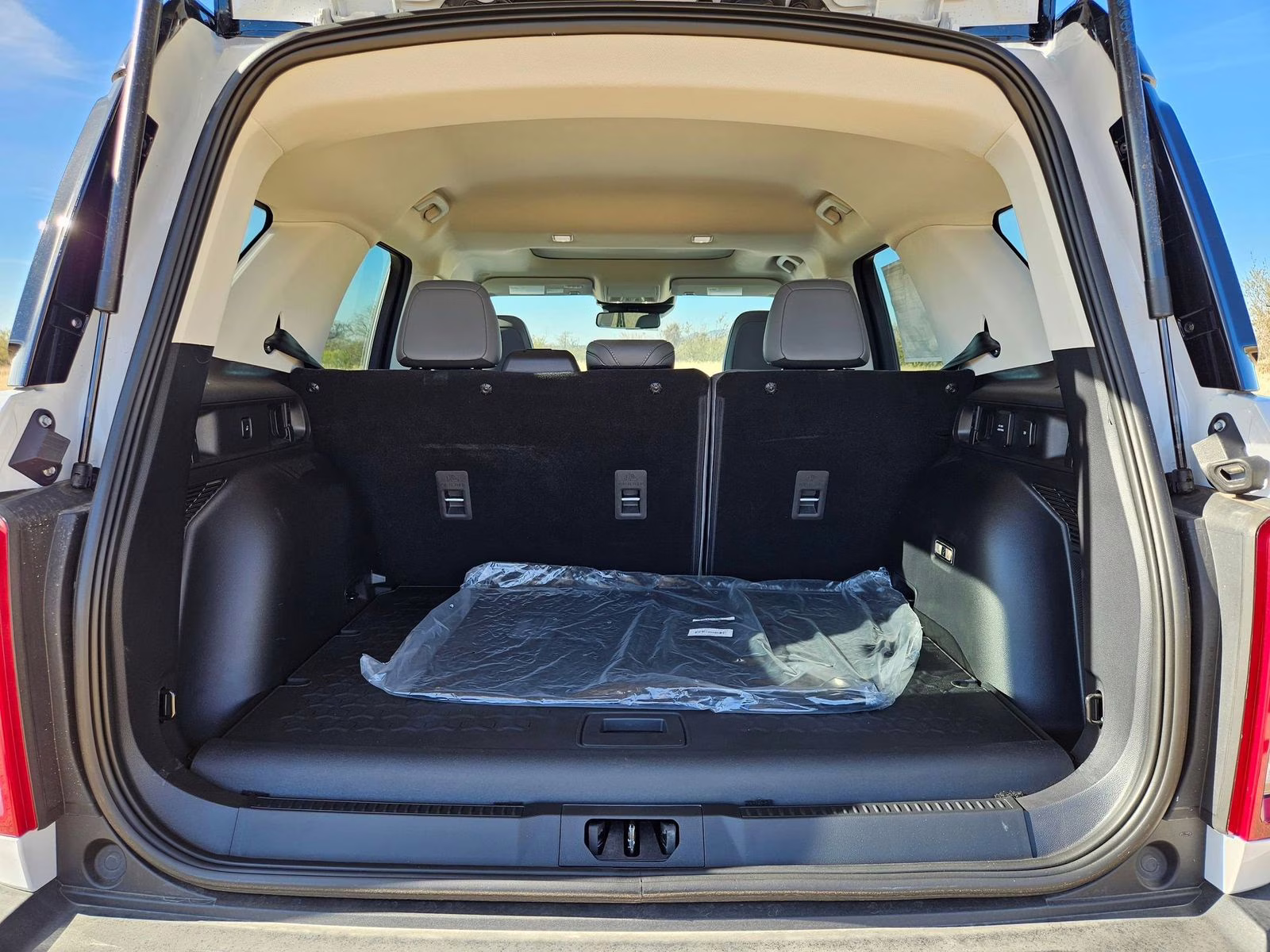 2025 Oxford White Ford Bronco Sport Badlands 4X4 SUV