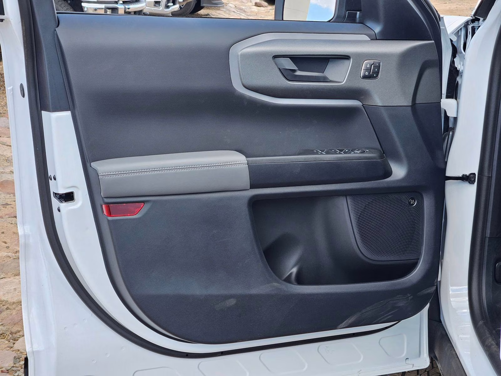 2025 Oxford White Ford Bronco Sport Badlands 4X4 SUV