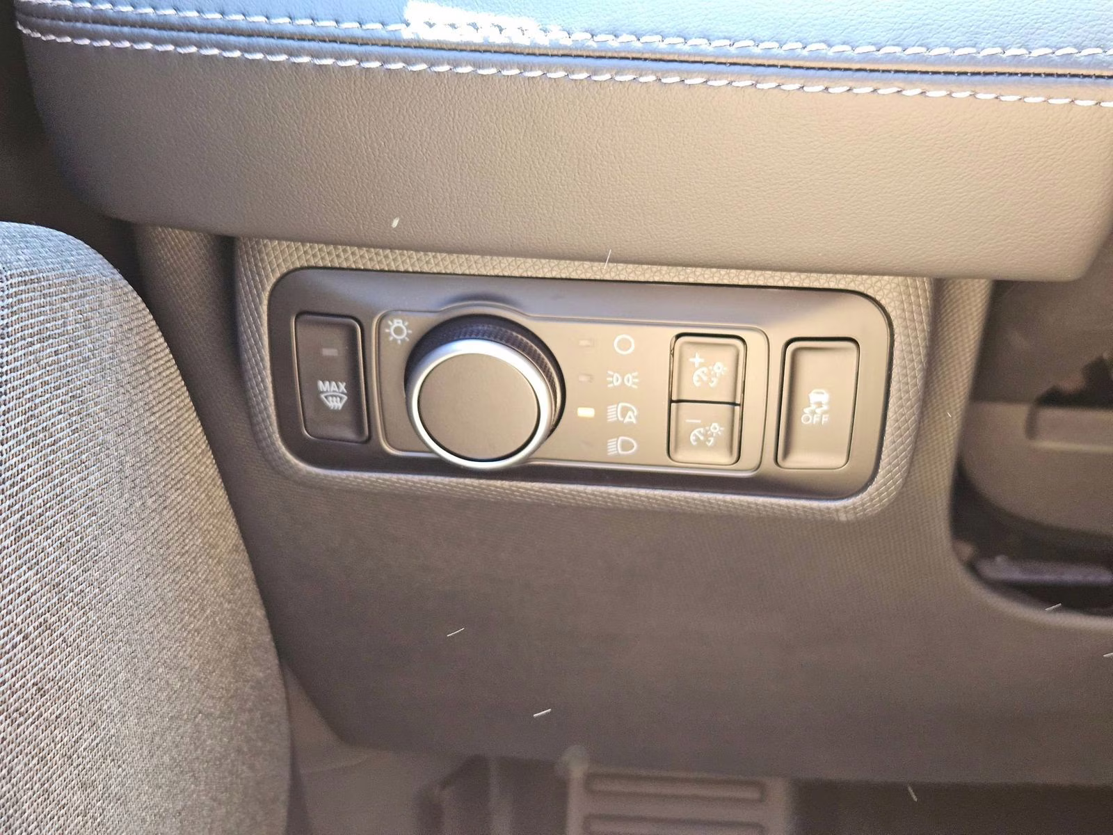 2025 White Metallic Ford Mustang Mach-E Premium RWD SUV