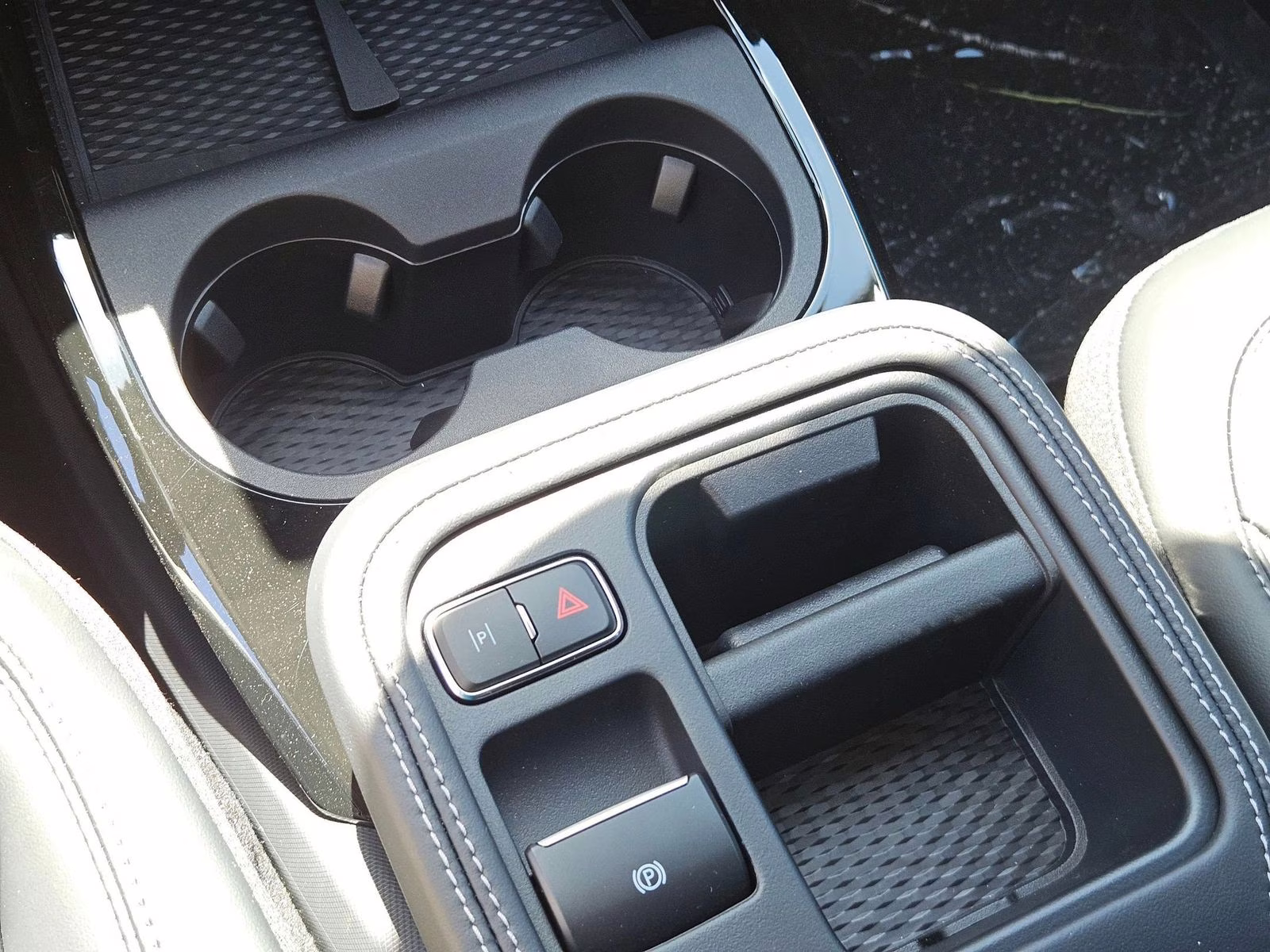 2025 White Metallic Ford Mustang Mach-E Premium RWD SUV