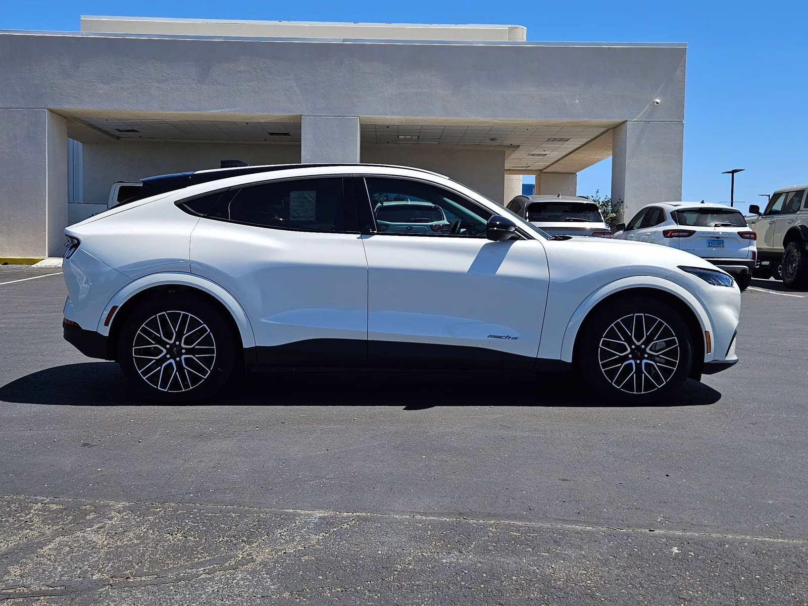 2025 White Metallic Ford Mustang Mach-E Premium RWD SUV