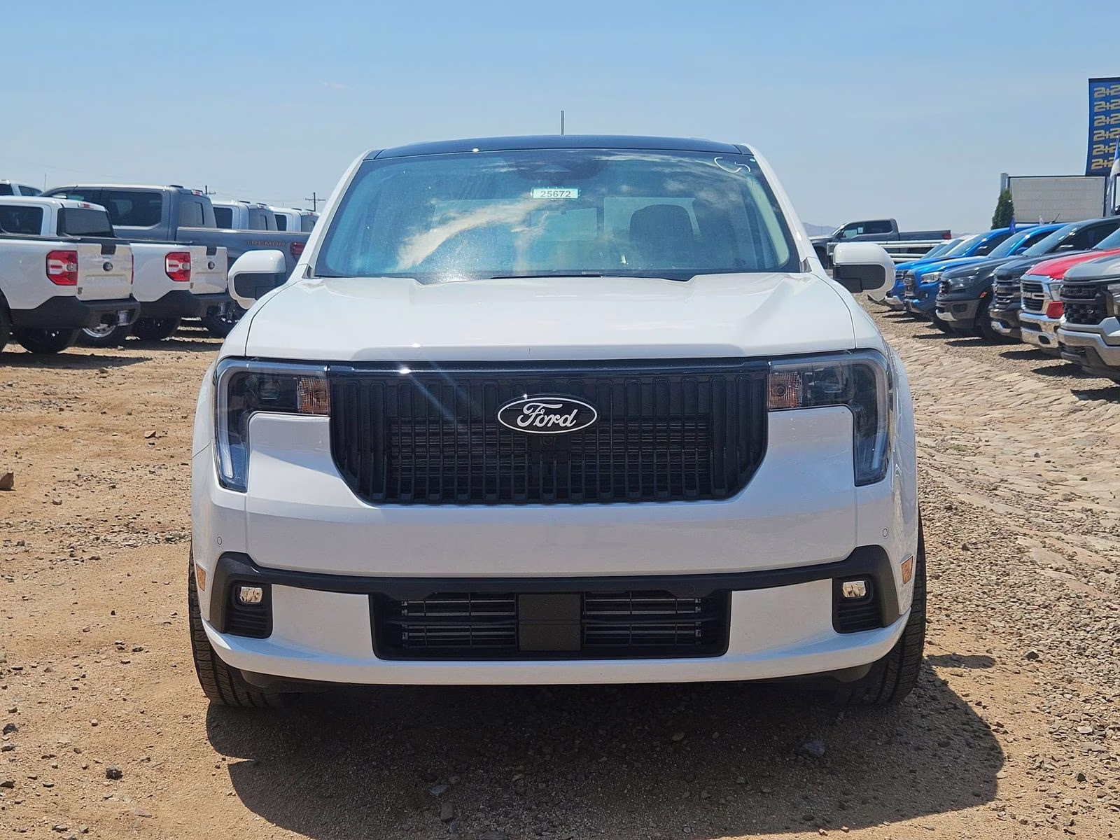 2025 Oxford White Ford Maverick Lobo AWD Truck