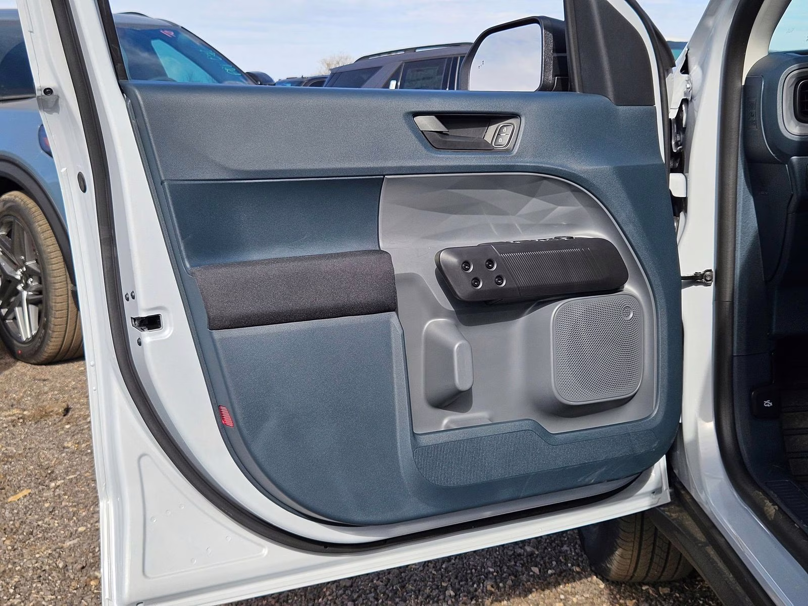 2026 White Metallic Ford Maverick XL AWD Truck