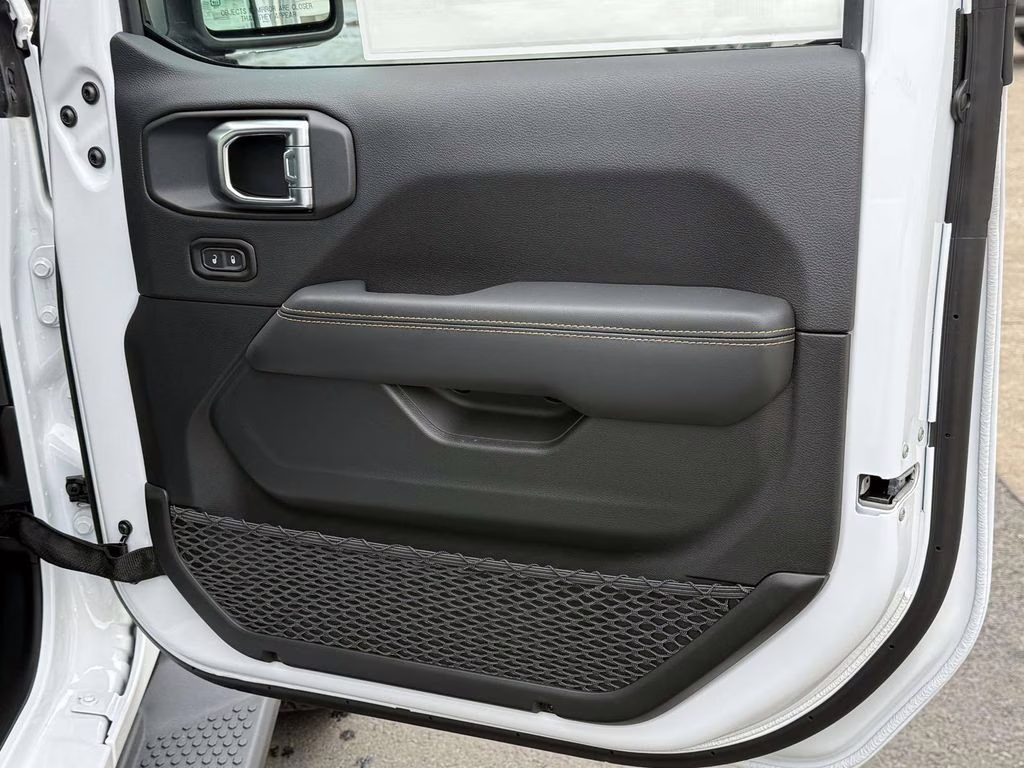 2026 Bright White Clearcoat Jeep Wrangler Sahara 4X4 SUV