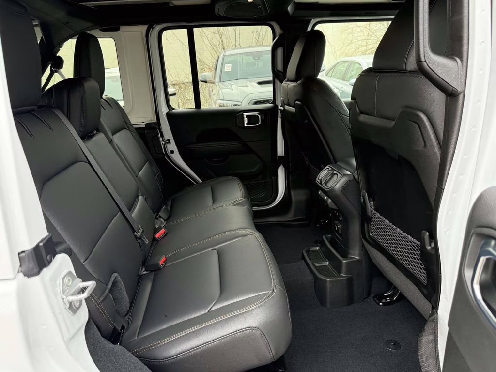 2026 Bright White Clearcoat Jeep Wrangler Sahara 4X4 SUV